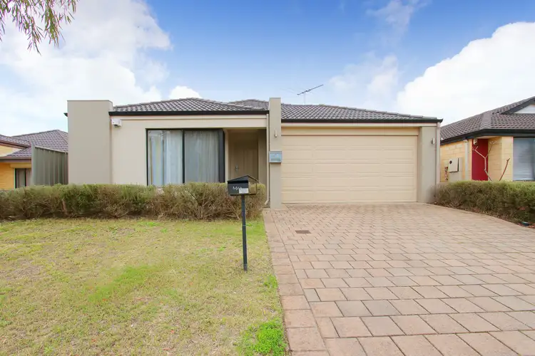 18 Blacksmith St, Queens Park WA 6107