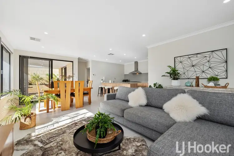 16 Picton Place, Lakelands WA 6180