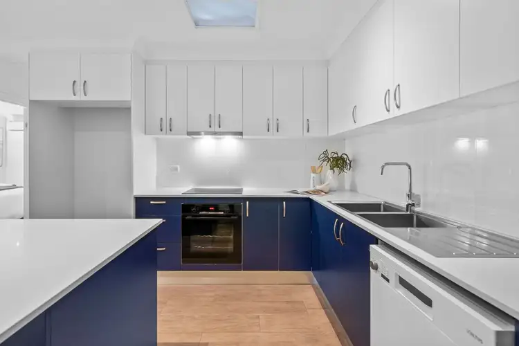 Fifth view of Homely unit listing, 2/15 Park Road, Yeronga QLD 4104