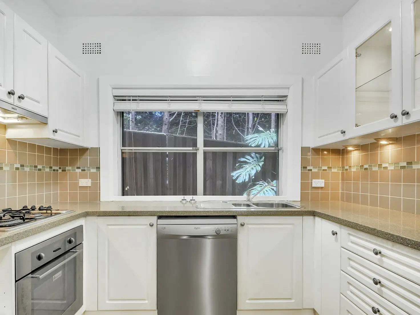 Main view of Homely unit listing, 2/10 Commodore Street, Mcmahons Point NSW 2060