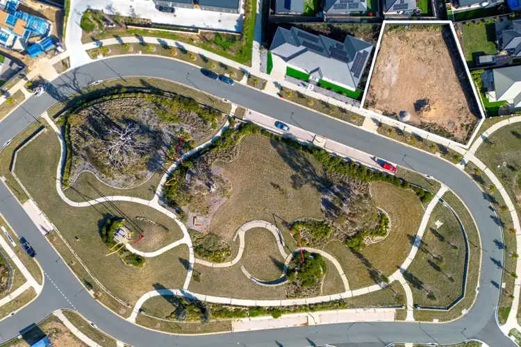 11 Greg MacNamara Crescent