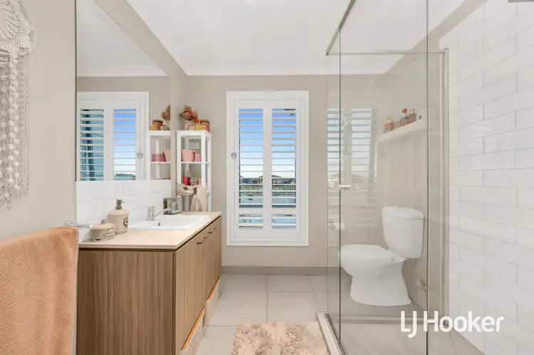 Sixth view of Homely townhouse listing, 18 Cadenza Walk, Tarneit VIC 3029