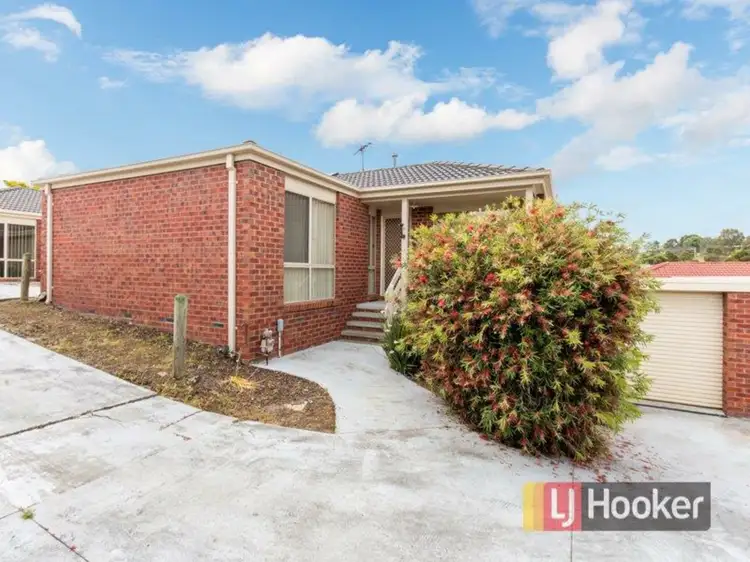 2/5 Glenda court, Pakenham VIC 3810