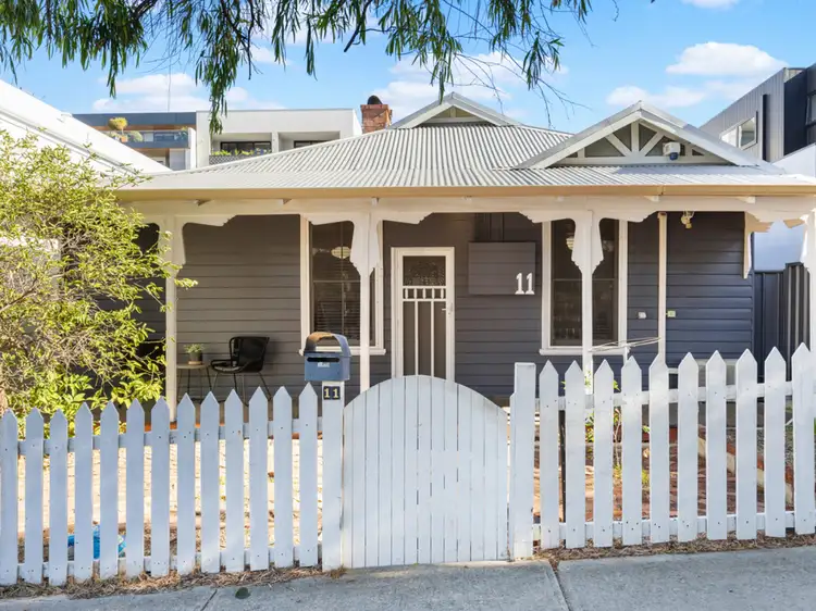 11 Roy Street