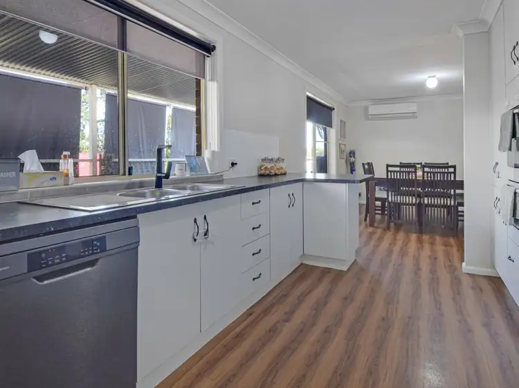 Seventh view of Homely house listing, 7 Pineview Crt, Young NSW 2594