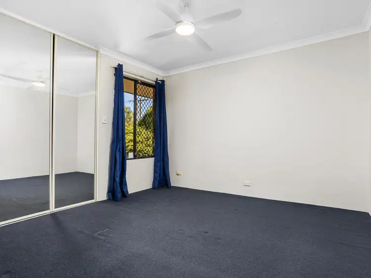 Seventh view of Homely house listing, 5 Cowlishaw Rise, Parmelia WA 6167