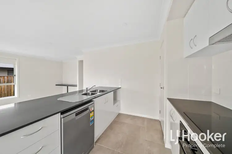 6 Wilfred Street, Walloon QLD 4306