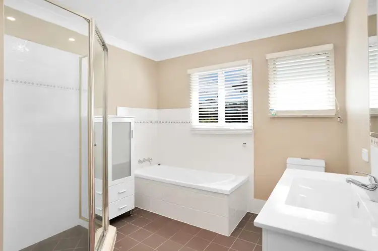 Sixth view of Homely house listing, 10 Dooloo Crescent, Ferny Hills QLD 4055