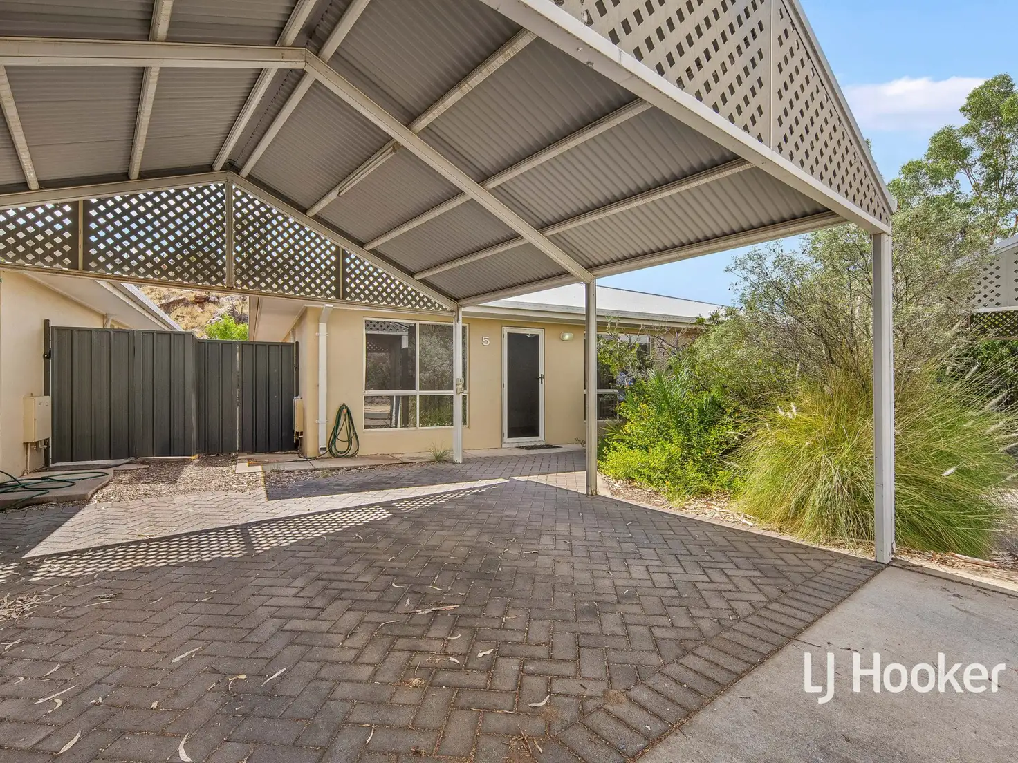 Main view of Homely semi-detached listing, 5/137 Burke Street, East Side NT 870