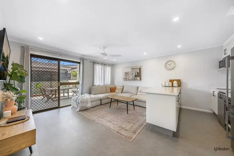 2/21 Walker Avenue, Palm Beach QLD 4221
