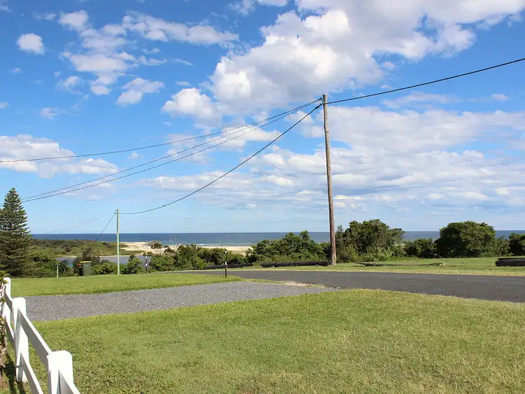 13 High Street, Harrington NSW 2427
