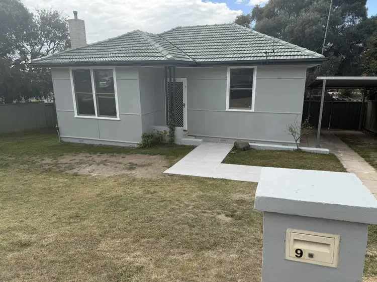 9 Mckenzie Place, West Bathurst NSW 2795