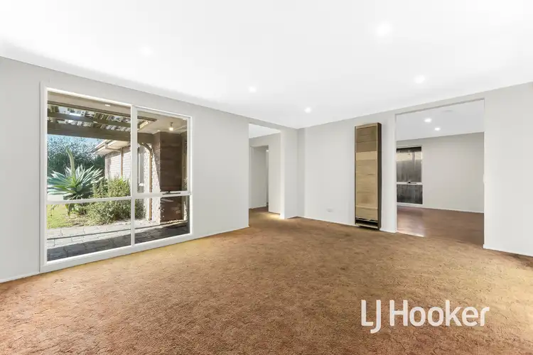 Sixth view of Homely house listing, 5 Katjusha Court, Pakenham VIC 3810