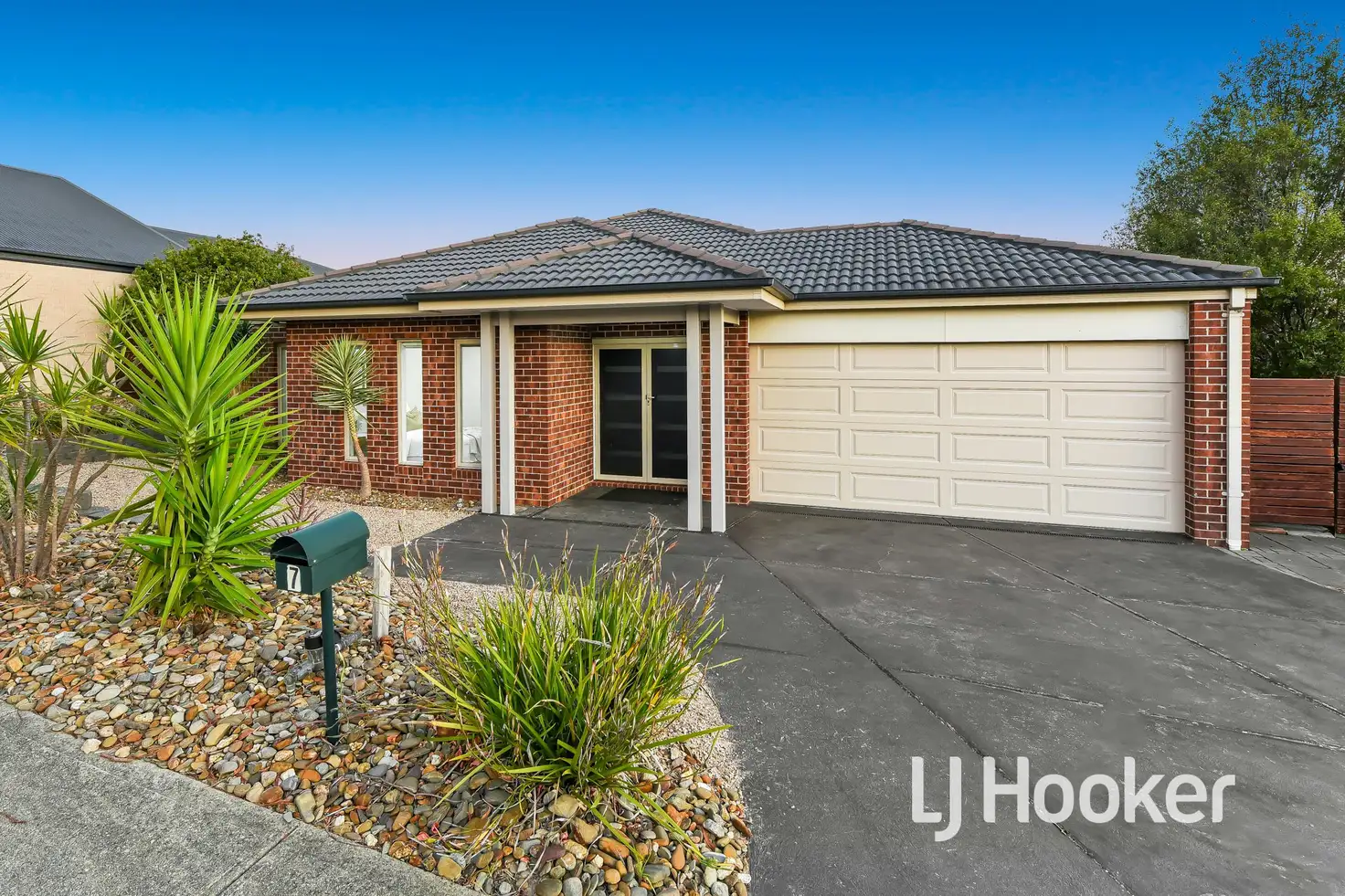 Main view of Homely house listing, 7 Powell Place, Pakenham VIC 3810