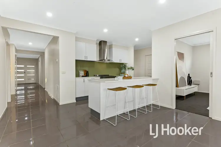 Second view of Homely house listing, 7 Powell Place, Pakenham VIC 3810