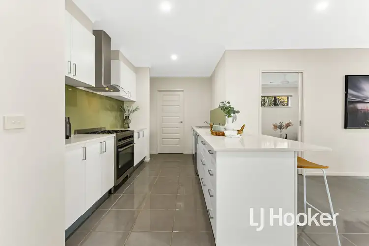Fourth view of Homely house listing, 7 Powell Place, Pakenham VIC 3810