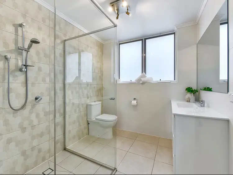 Fifth view of Homely apartment listing, 1/33 Kent Street, Hamilton QLD 4007