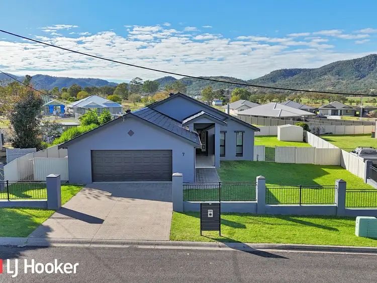 Second view of Homely house listing, 7 Banksia Close, Kootingal NSW 2352
