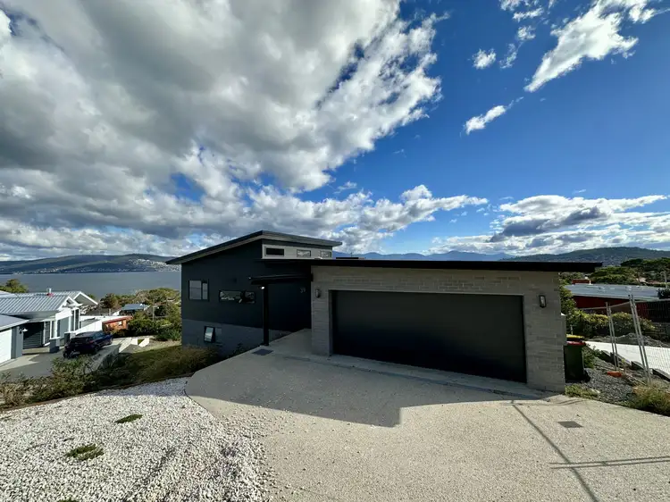 39 Tunah Street, Howrah TAS 7018