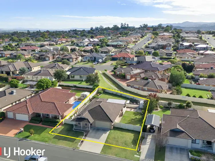 Second view of Homely house listing, 5 Kalinda Place, Hillvue NSW 2340