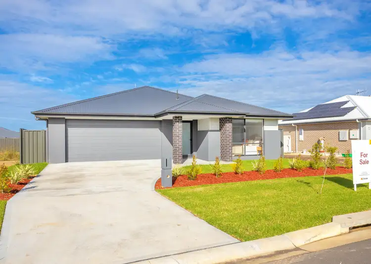 4 Peony Avenue, Old Bar NSW 2430
