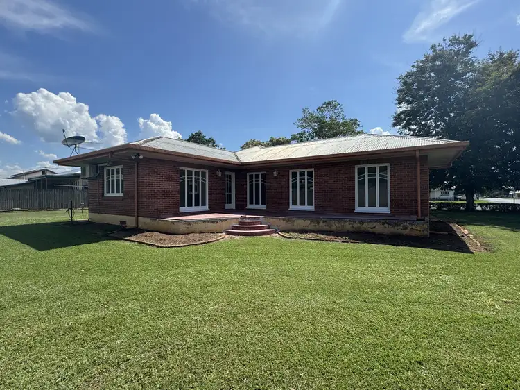 303B Byrnes Street, Mareeba QLD 4880