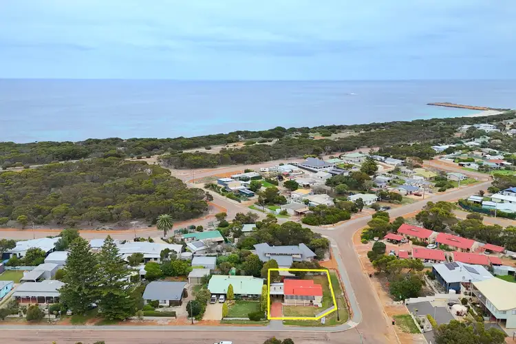 2 Flinders Street, Hopetoun WA 6348