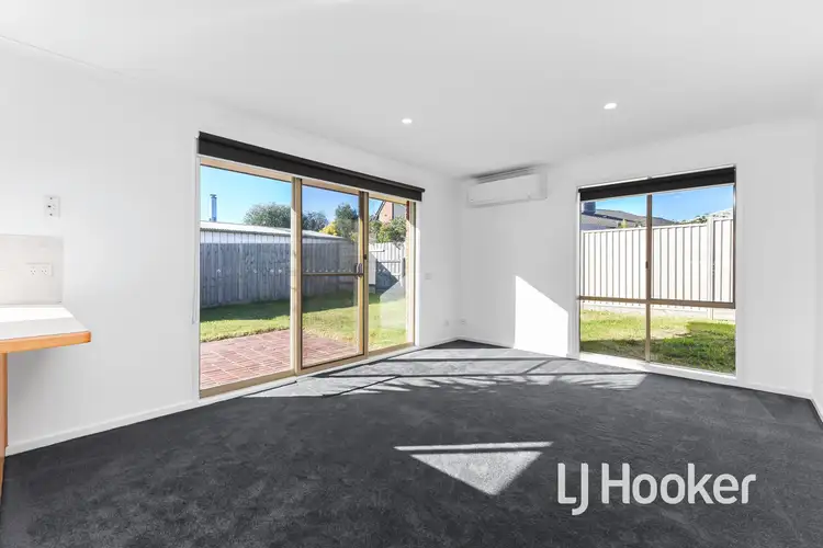 Fifth view of Homely house listing, 8 Cumquat Court, Cranbourne North VIC 3977