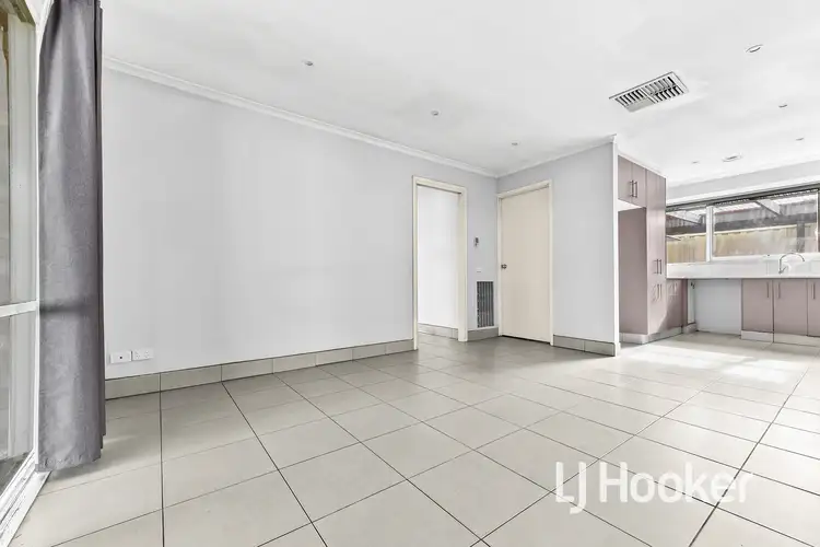 Fifth view of Homely house listing, 8 Marlene Court, Hampton Park VIC 3976