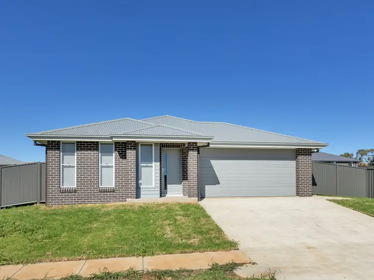 7 Hanbury Drive, North Tamworth NSW 2340