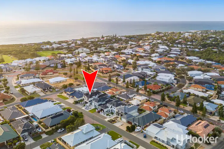 12 Beachport Way, Wannanup WA 6210