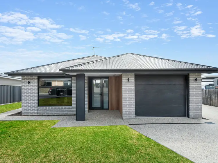 Main view of Homely unit listing, 1/6 Tamworth Street, Sulphur Creek TAS 7316