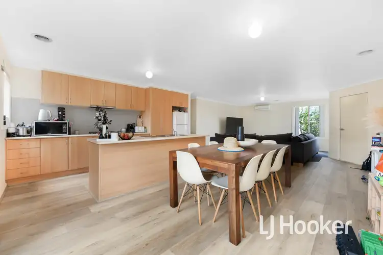 Fourth view of Homely house listing, 2/27 Silver Gum Drive, Pakenham VIC 3810