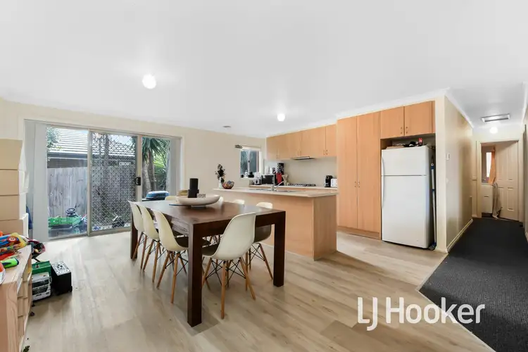 Fifth view of Homely house listing, 2/27 Silver Gum Drive, Pakenham VIC 3810