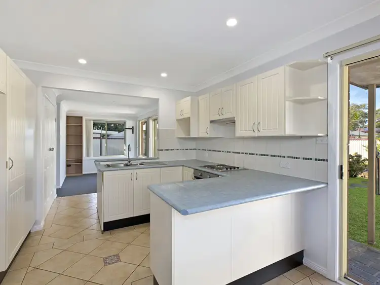 Third view of Homely house listing, 21 Kerry Crescent, Berkeley Vale NSW 2261