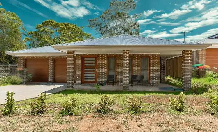 4 Woodcrest Ave, Ingleburn NSW 2565