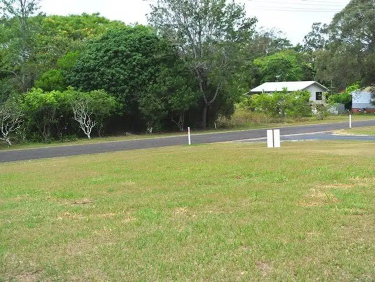 80 Western Road, Macleay Island QLD 4184