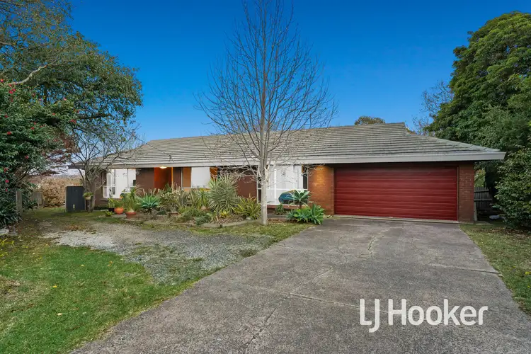Second view of Homely house listing, 6 Waroona Court, Pakenham VIC 3810