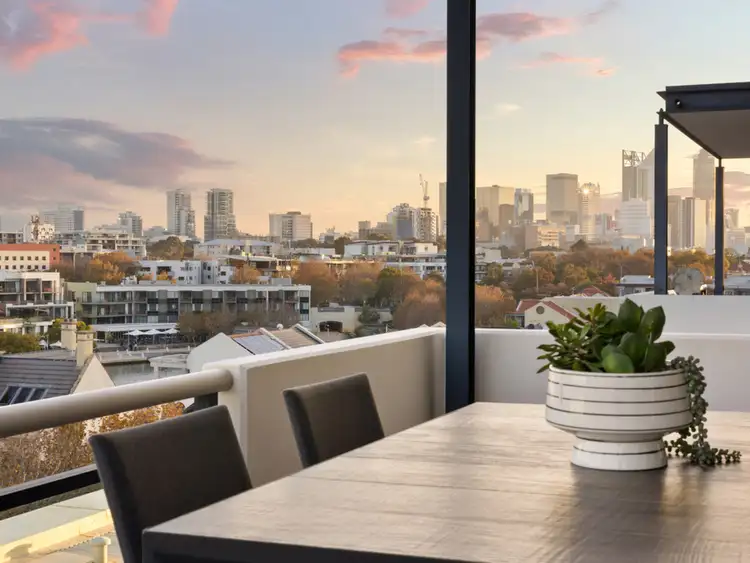 28/1 Henry Lawson Walk