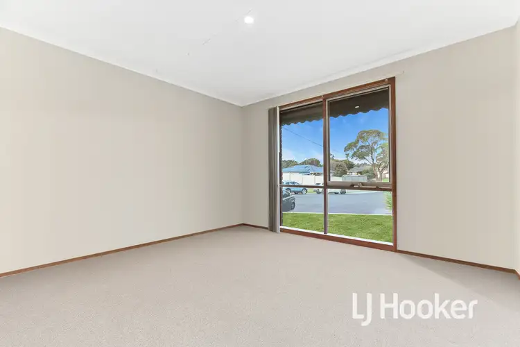 Fifth view of Homely house listing, 5 Ballina Place, Hampton Park VIC 3976