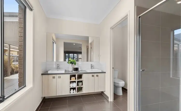 Second view of Homely house listing, 14 Jianni Way, Berwick VIC 3806
