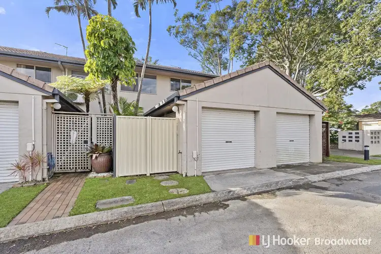 2/79 Government Road, Labrador QLD 4215