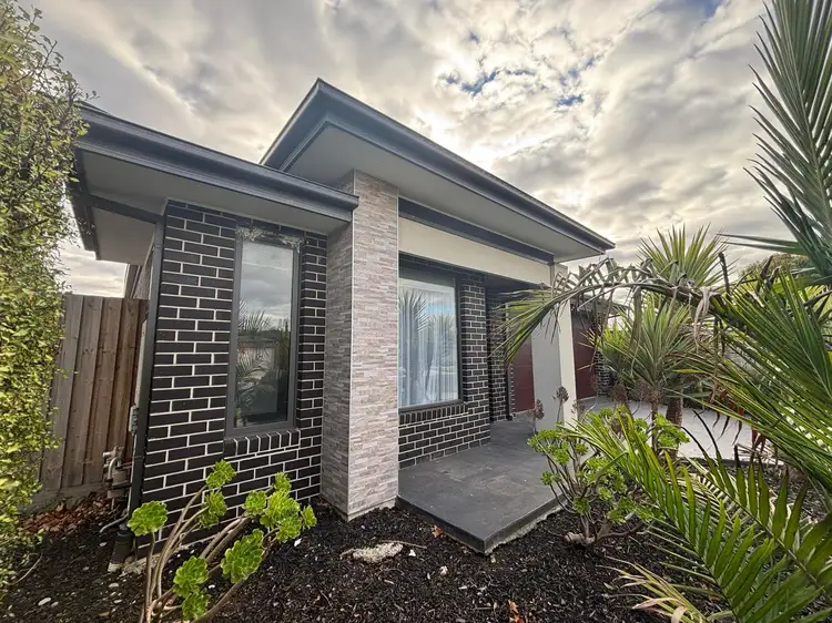26 Alphey Road, Clyde North VIC 3978