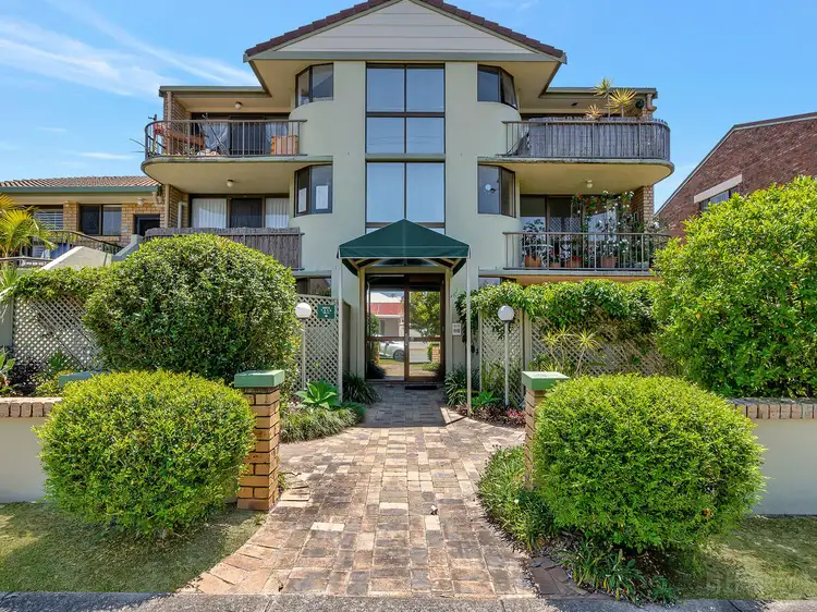 2/33 Whiting Street, Labrador QLD 4215