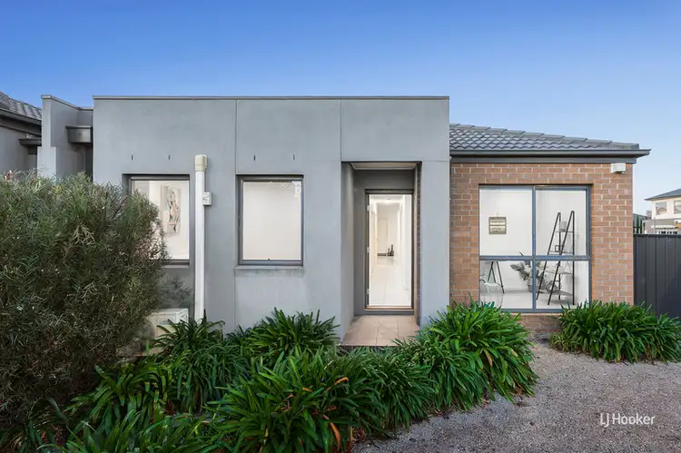 1/6 Sidney Nolan Walk, Point Cook VIC 3030