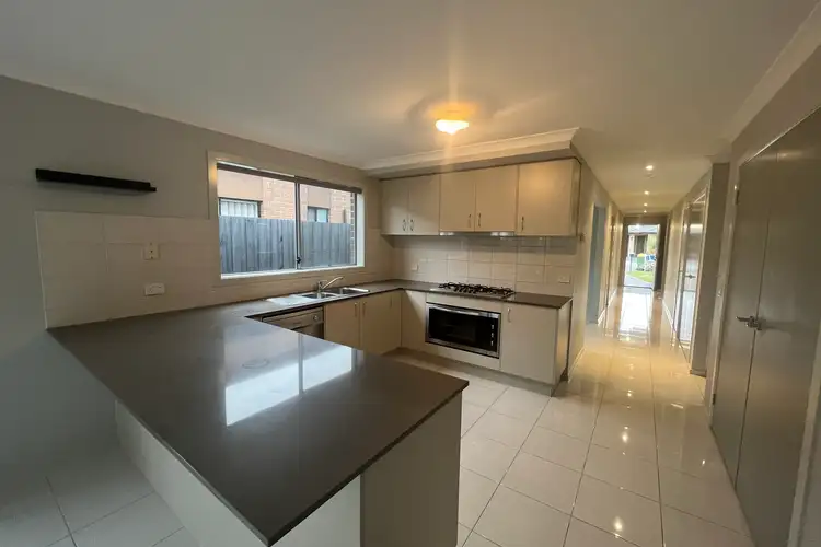 Second view of Homely house listing, 33 The Glade, Hampton Park VIC 3976