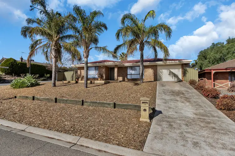 14 McGahan Crescent
