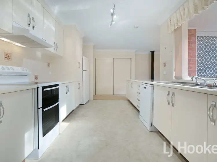 Fifth view of Homely house listing, 6 Heylin Place, Bathurst NSW 2795
