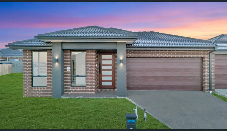 21 Ellendale Street, Mickleham VIC 3064