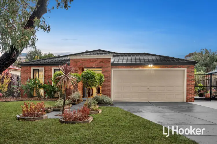 18 Watermark Way, Point Cook VIC 3030